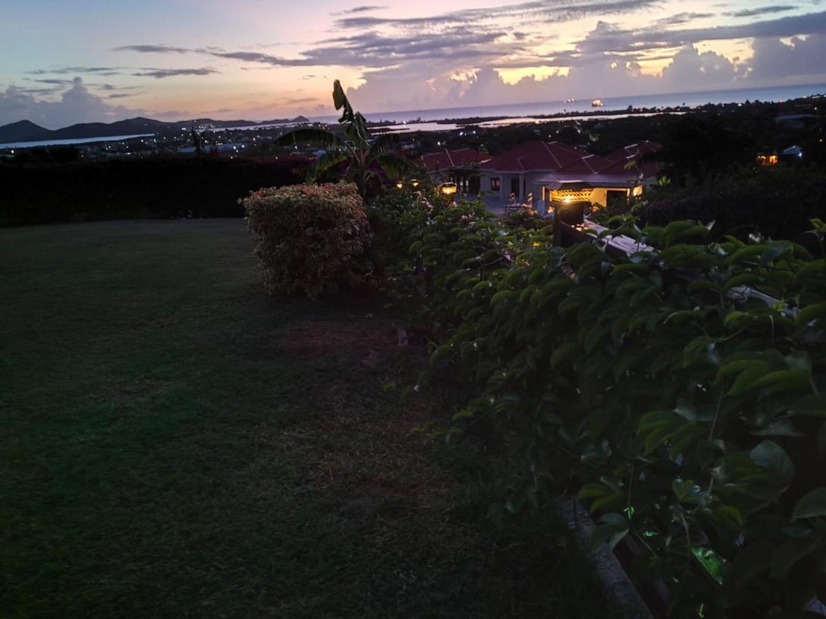 Holiday Home Belvedere Dickenson Bay Extérieur photo